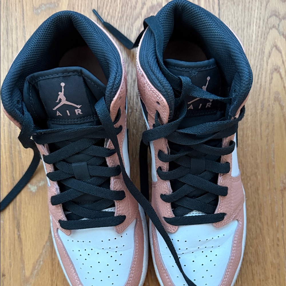 Nike Air Jordan women’s 7.5-8 Sneakers in Pink and Black 6Y youth - Picture 7 of 8